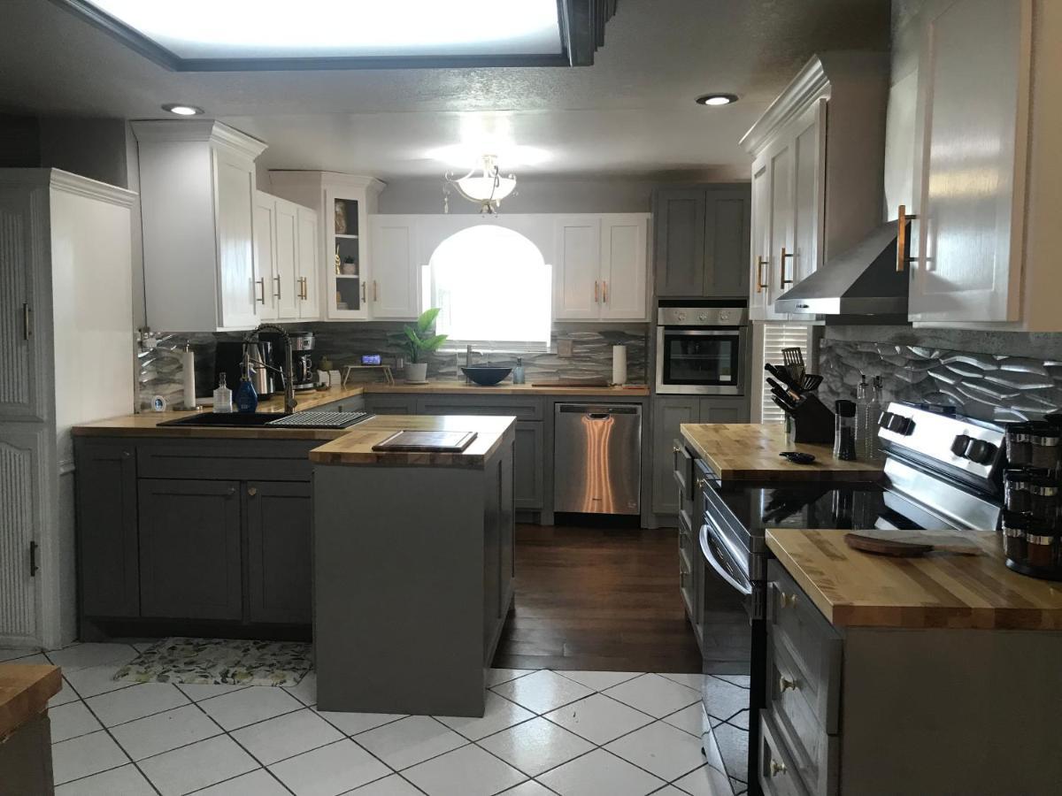 Cheerful 4 Bedroom Home With Pool And Bbq Area With 5Th Bedroom Option บราวน์สวิลล์ ภายนอก รูปภาพ