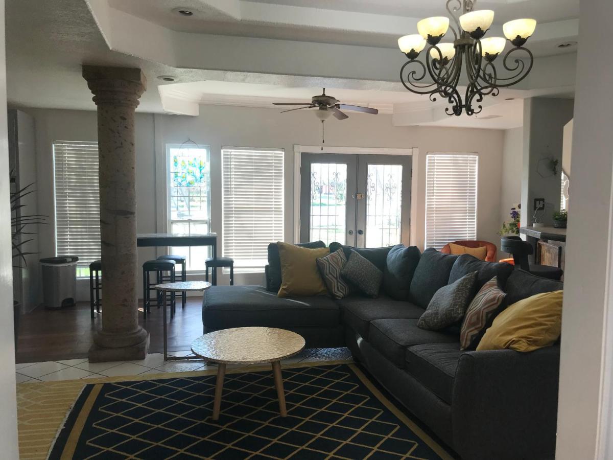 Cheerful 4 Bedroom Home With Pool And Bbq Area With 5Th Bedroom Option บราวน์สวิลล์ ภายนอก รูปภาพ
