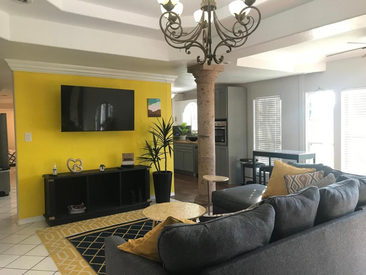 Cheerful 4 Bedroom Home With Pool And Bbq Area With 5Th Bedroom Option บราวน์สวิลล์ ภายนอก รูปภาพ