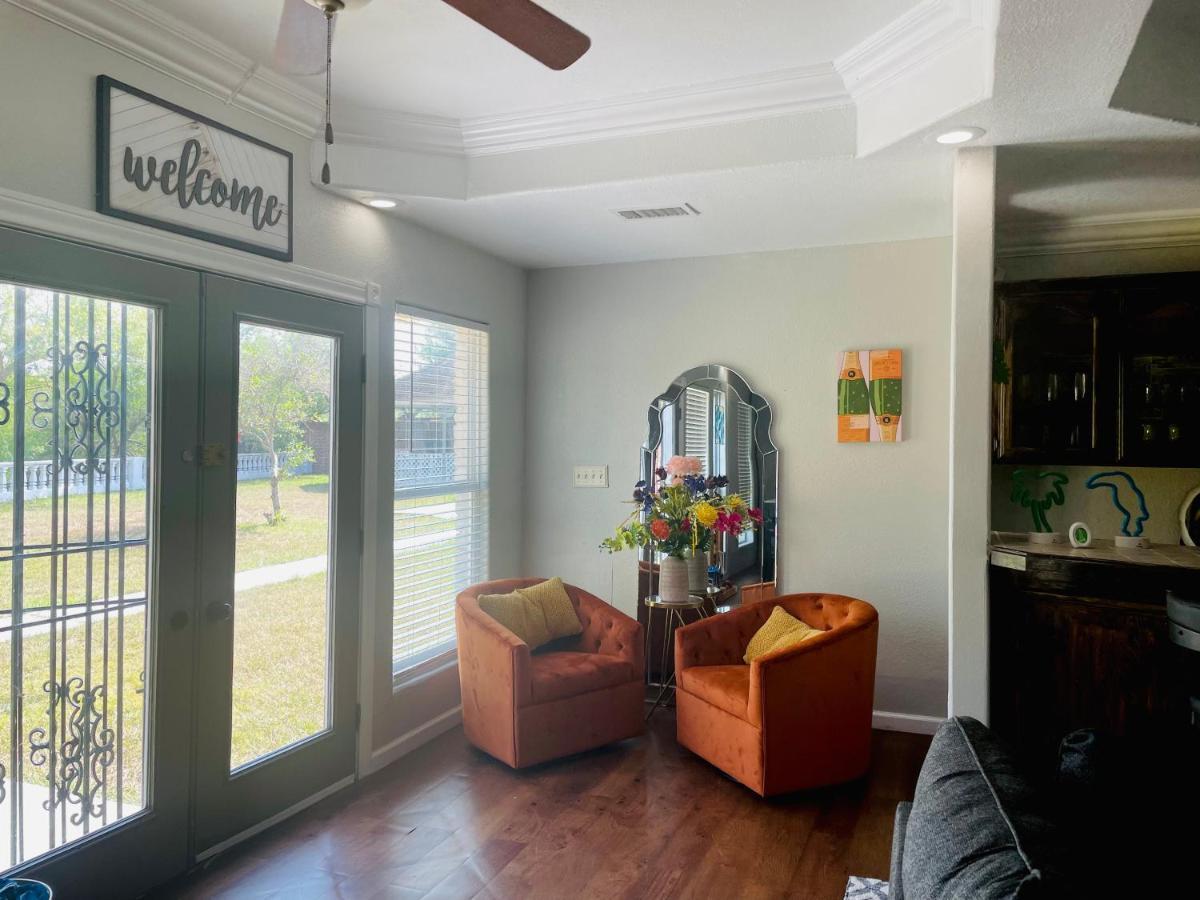 Cheerful 4 Bedroom Home With Pool And Bbq Area With 5Th Bedroom Option บราวน์สวิลล์ ภายนอก รูปภาพ