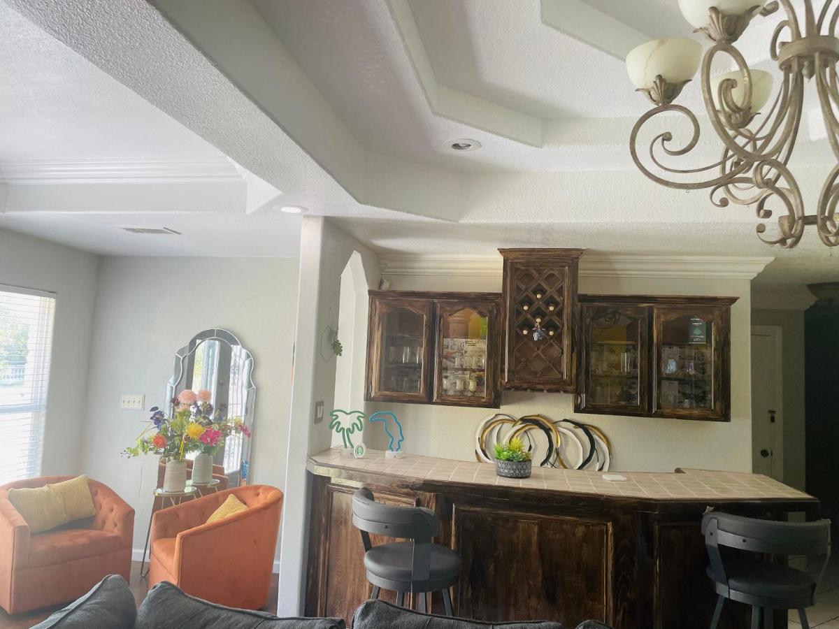 Cheerful 4 Bedroom Home With Pool And Bbq Area With 5Th Bedroom Option บราวน์สวิลล์ ภายนอก รูปภาพ